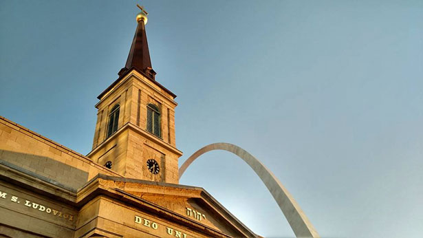 St-Louis-Arch-Church